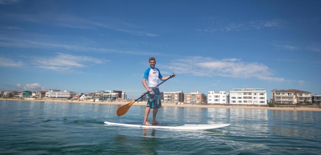 Top Floor Sandbanks Apartment With Free Parking Just Minutes From The Beach And Bars Canford Cliffs 外观 照片